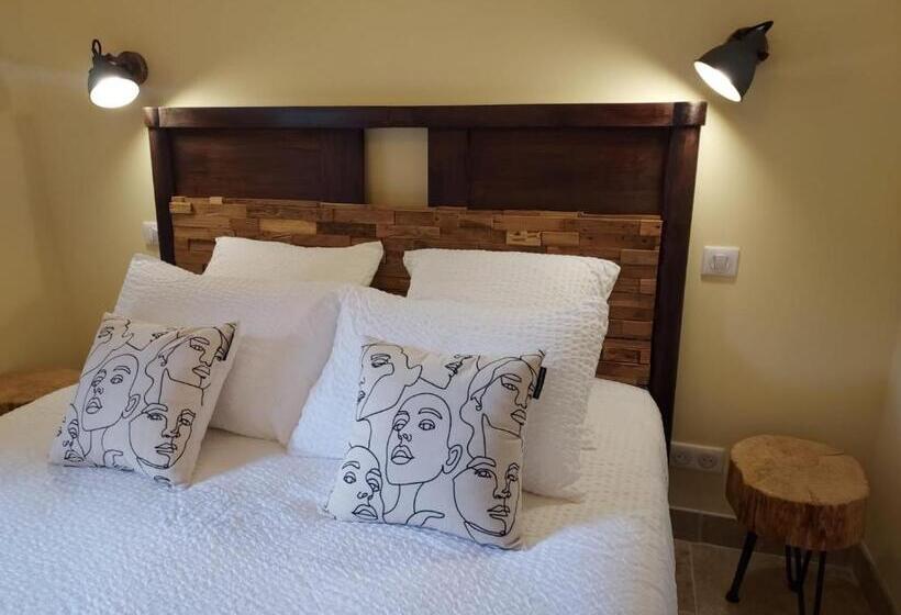 غرفة قياسية ثلاثية مطلة علي الحديقة, Les Jardins De Falguière