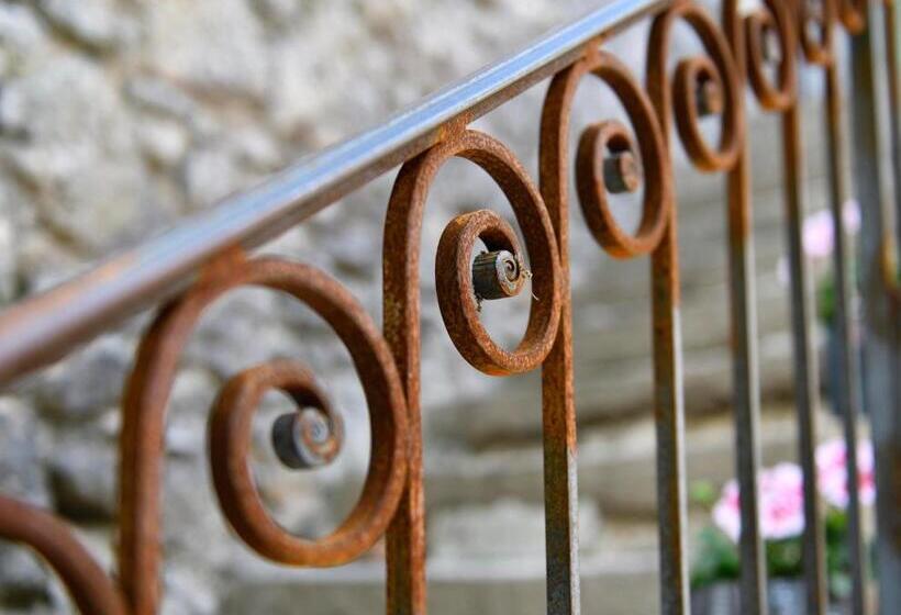 غرفة قياسية مطلّة علي الحديقة, Les Jardins De Falguière