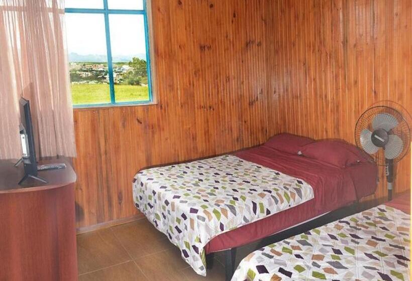 标准间, Alex Country House