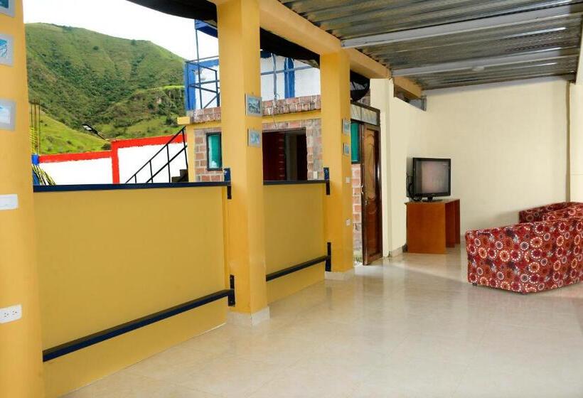 4间卧室的房子, Alex Country House