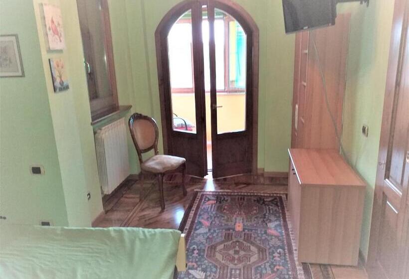 اتاق استاندارد با بالکن, B&b Villa Roberta