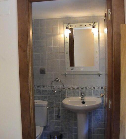 غرفة قياسية رباعية, El Caleyon