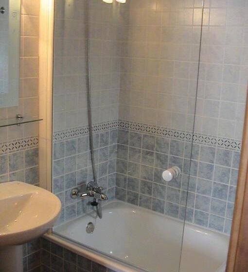 غرفة قياسية رباعية, El Caleyon