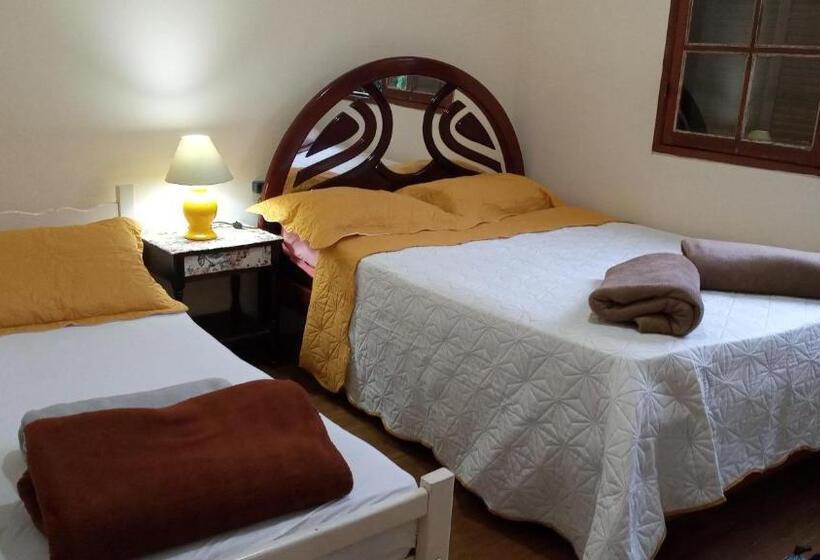 标准间, Hostel Café