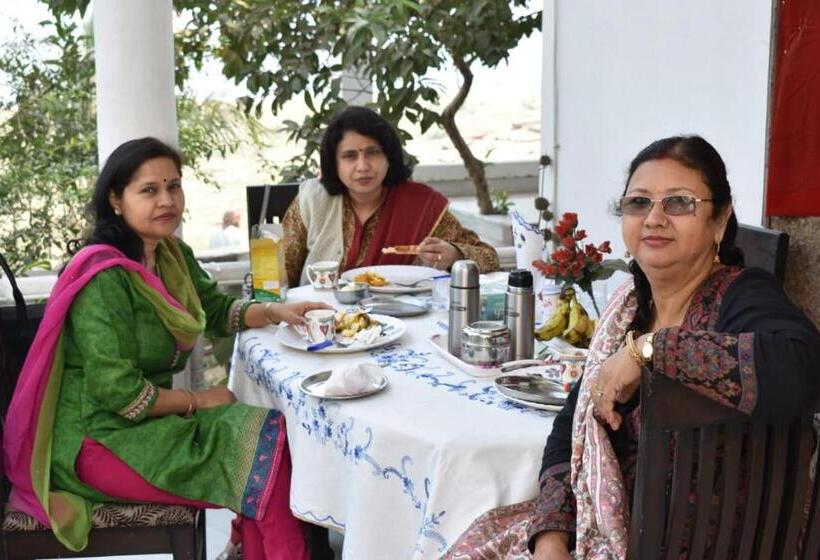 デラックスルーム, Lime Villa On Ganga Ghat