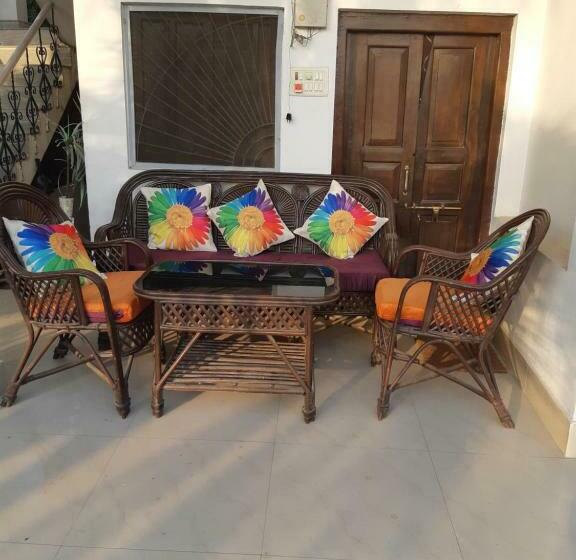 デラックスルーム, Lime Villa On Ganga Ghat