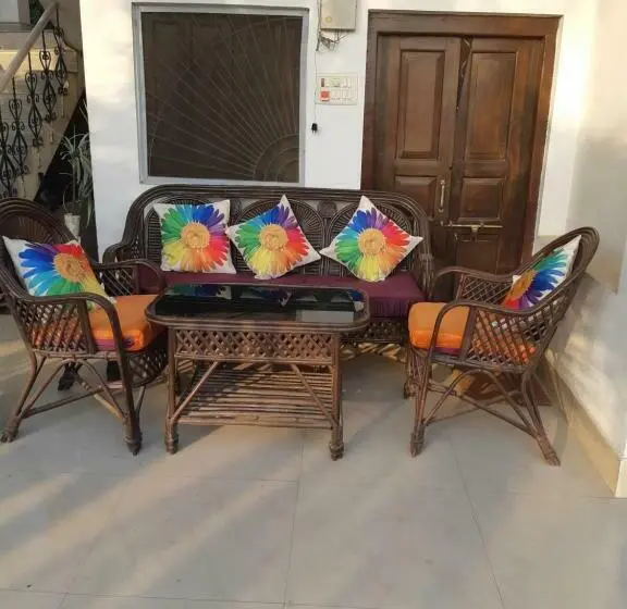 デラックスルーム, Lime Villa On Ganga Ghat