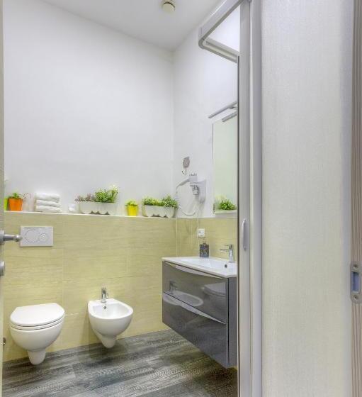 اتاق استاندارد سه نفره, Il Viaggiator Leggero