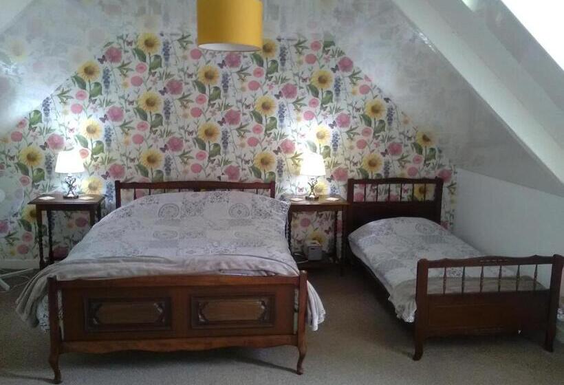 سرير فى غرفة مشتركه, The Old Bakery