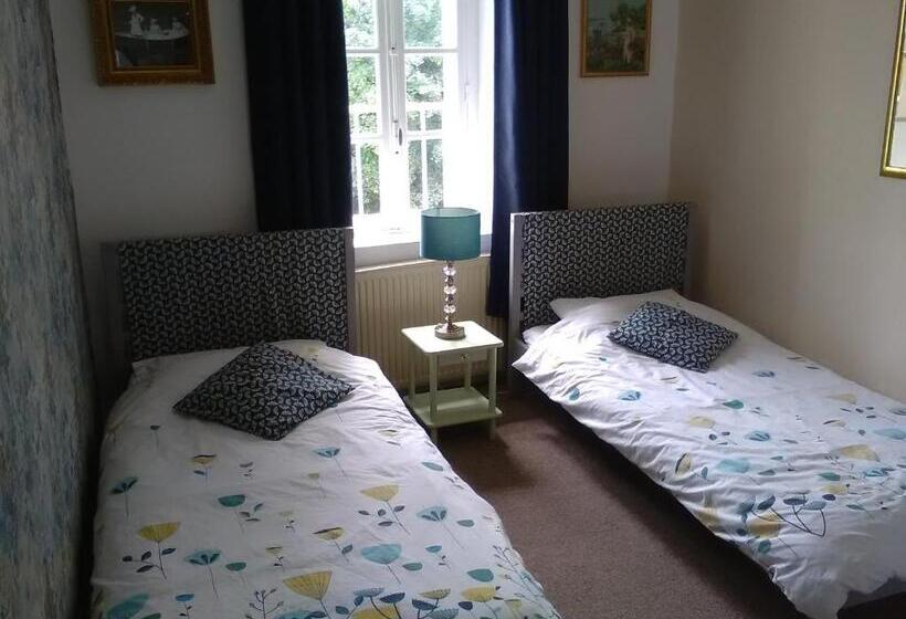 غرفة إقتصادية, The Old Bakery