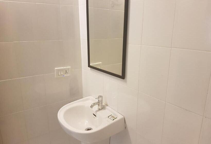 سوییت با چشمانداز دریا, Petit Elephant