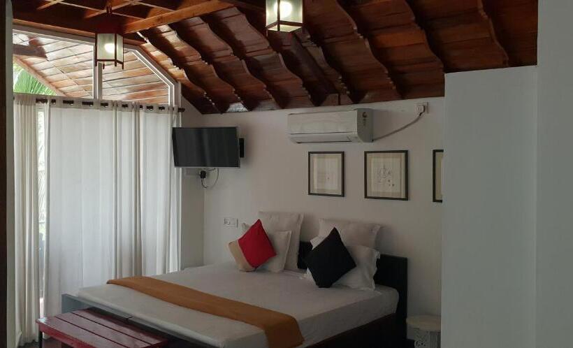 سوییت با چشمانداز دریا, Petit Elephant