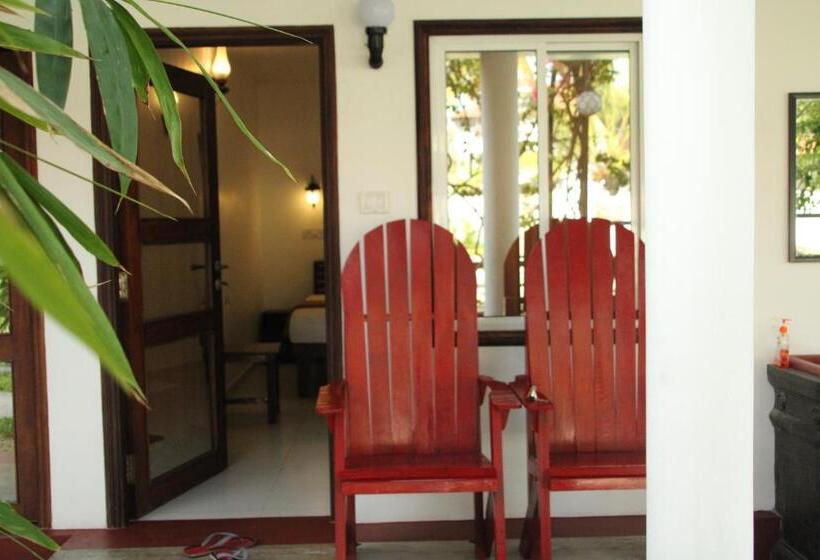 اتاق پرمیوم, Petit Elephant