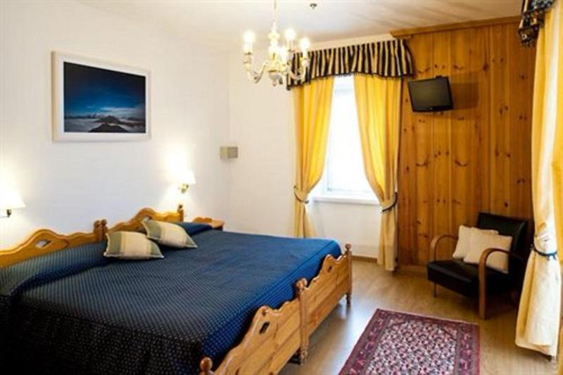 スタンダードトリプルルーム, Aquila