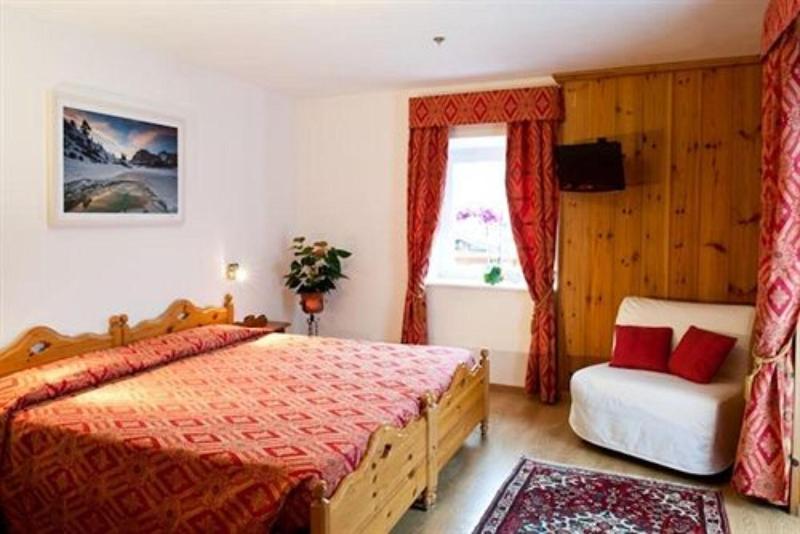 スタンダードトリプルルーム, Aquila