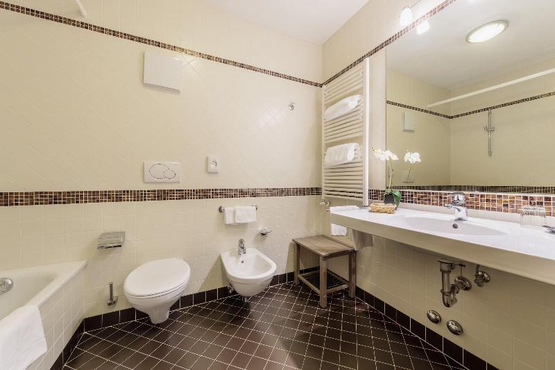 ファミリールーム, Aquila