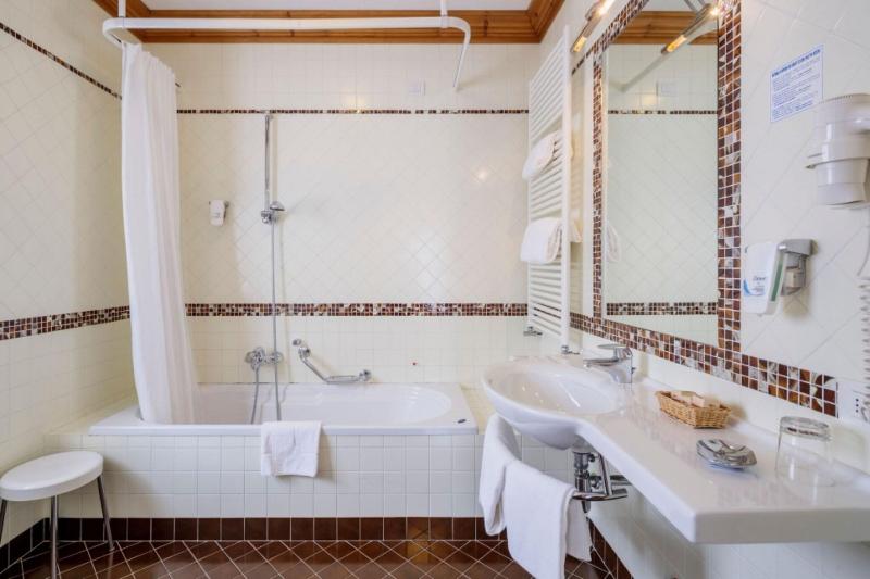 スタンダードシングルルーム, Aquila