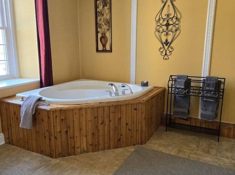 غرفة قياسية, Baldachin Inn