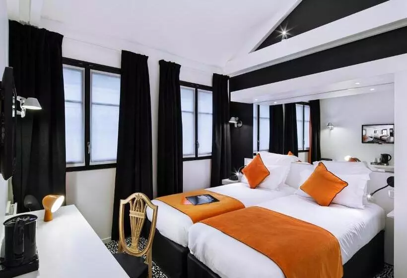 Standard Room King Bed Adapted for people with reduced mobility
