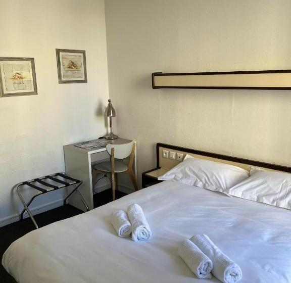 Номер Базовый Interior, Brit Hotel Des Grands Hommes   Bordeaux Centre