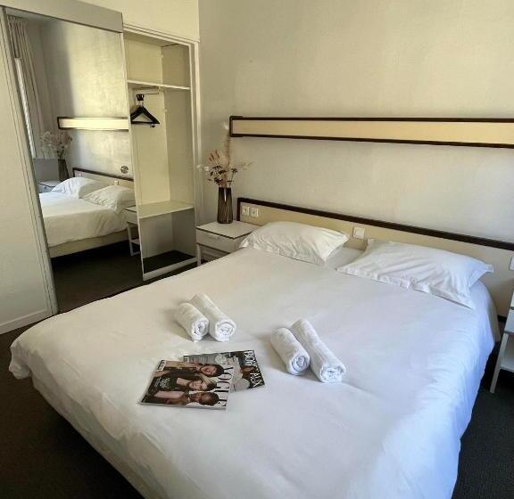 标准三人间, Brit Hotel Des Grands Hommes   Bordeaux Centre