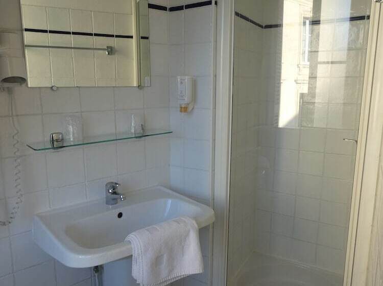 Номер Стандарт, Brit Hotel Des Grands Hommes   Bordeaux Centre