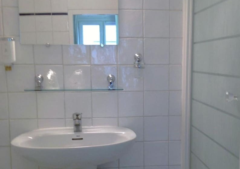 标准三人间, Brit Hotel Des Grands Hommes   Bordeaux Centre