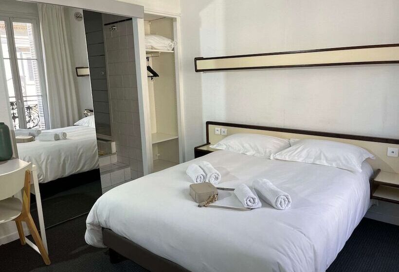 Номер Стандарт Трехместный, Brit Hotel Des Grands Hommes   Bordeaux Centre