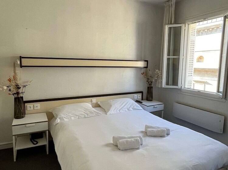 标准三人间, Brit Hotel Des Grands Hommes   Bordeaux Centre