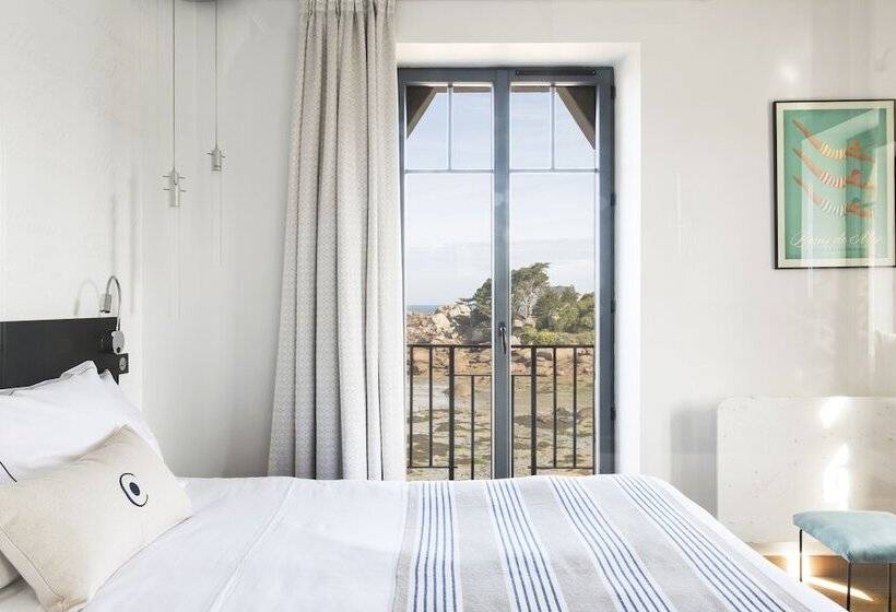 اتاق لوکس با چشمانداز دریا, Castel Beau Site