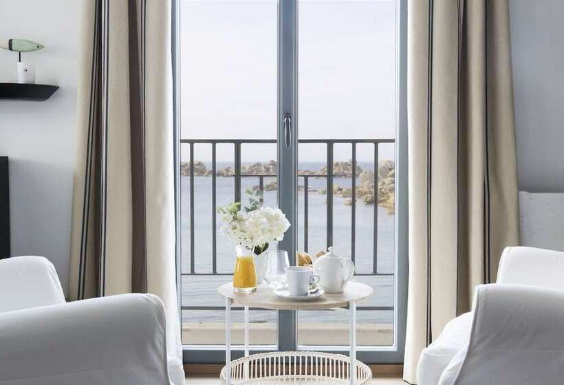 سوییت با چشمانداز دریا, Castel Beau Site