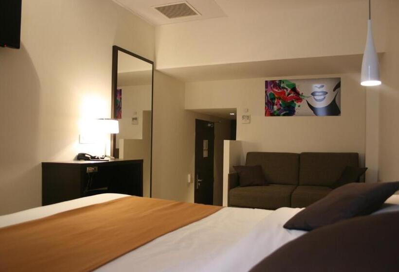 חדר משפחתי, Central