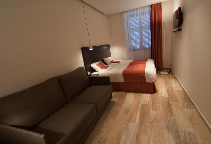 חדר סופריור, Central