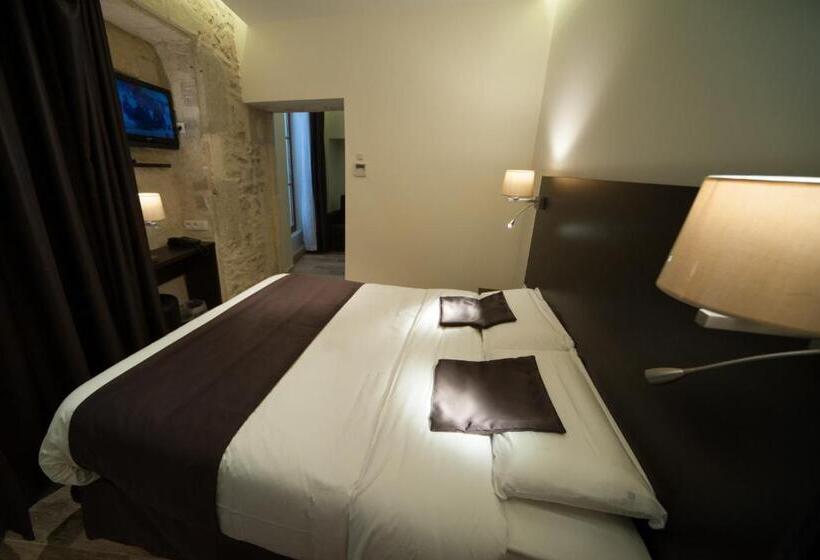 חדר סופריור, Central