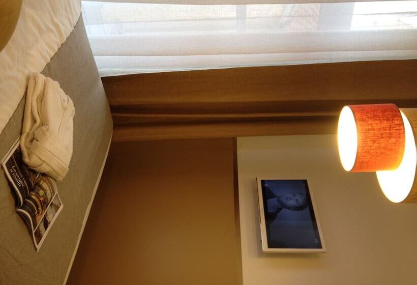 스탠다드 룸, De La Croix Rousse