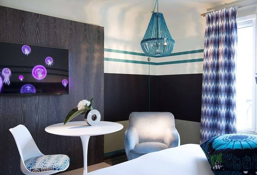 חדר קלאסי, De Paris Sainttropez