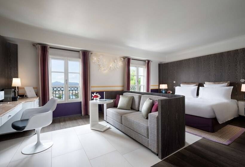 סוויטת ג'וניור, De Paris Sainttropez