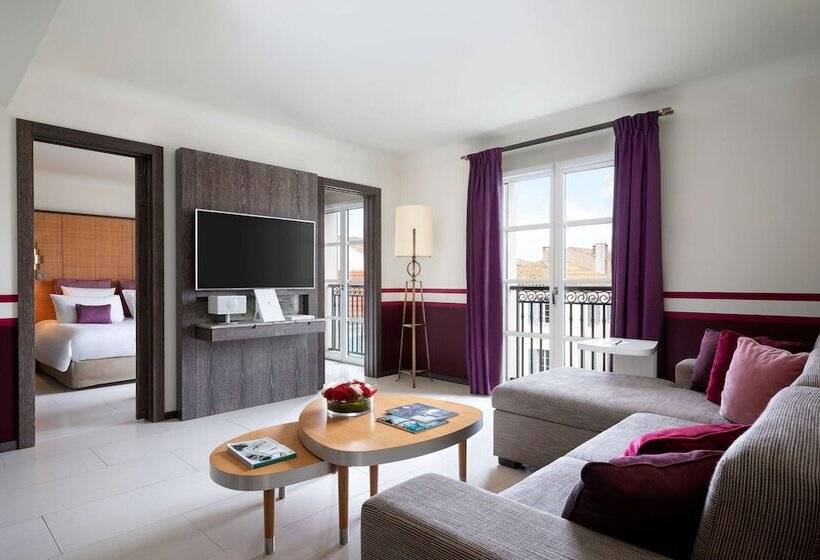 프레스티지 스위트, De Paris Sainttropez