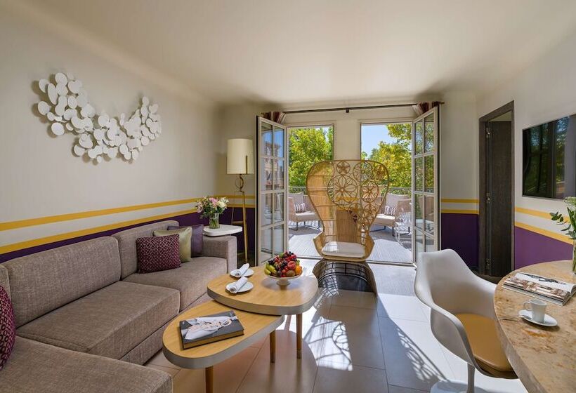 סוויטה עם טרסה, De Paris Sainttropez