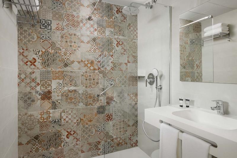 סוויטה יוקרתית, De Paris Sainttropez