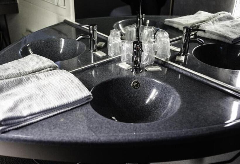 Номер Стандарт, Egg Hôtel Sarcelles