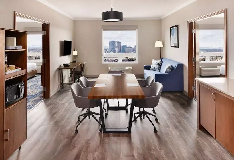プレジデントスイートルーム, Four Points By Sheraton Calgary Airport