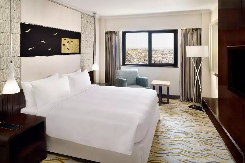 اتاق سوپریور با تخت بزرگ, Four Points By Sheraton Riyadh Khaldia