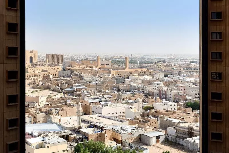 اتاق سوپریور با تخت بزرگ, Four Points By Sheraton Riyadh Khaldia