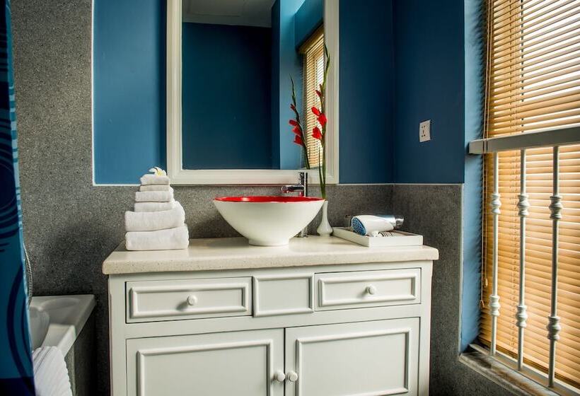 اتاق لوکس, The Frangipani Royal Palace