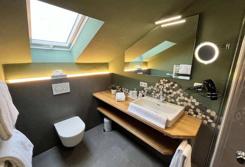 컴포트 룸, Garni Brunnthaler