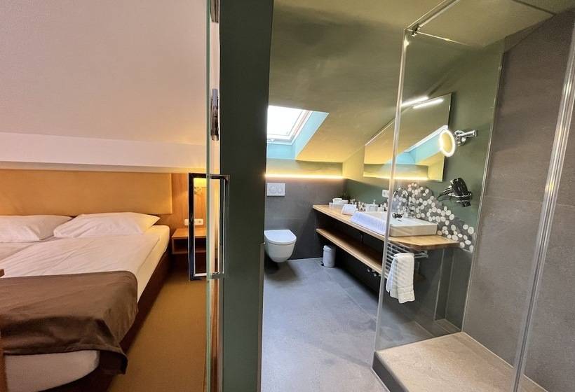 컴포트 룸, Garni Brunnthaler