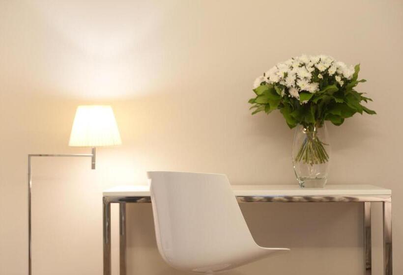 デラックスルーム, Le Cesar