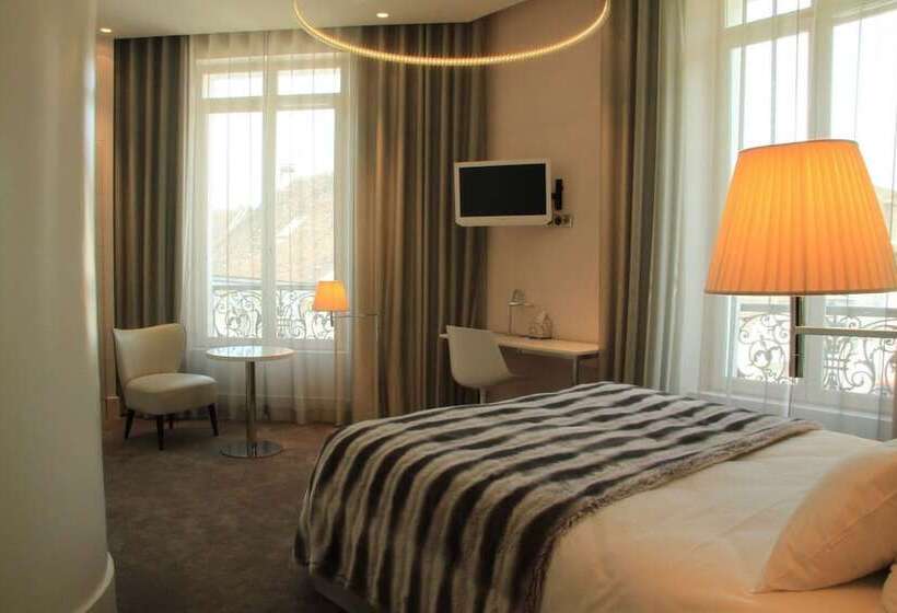 Номер Deluxe, Le Cesar