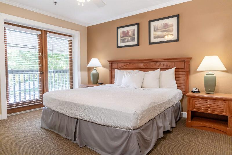 Семейный Номер, Logis Hotel Sol